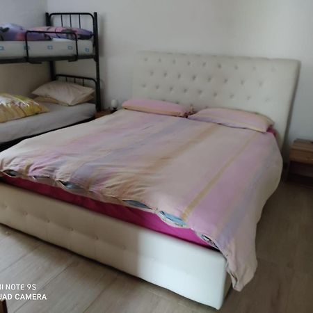 Mountain Apartment Алеге Стая снимка