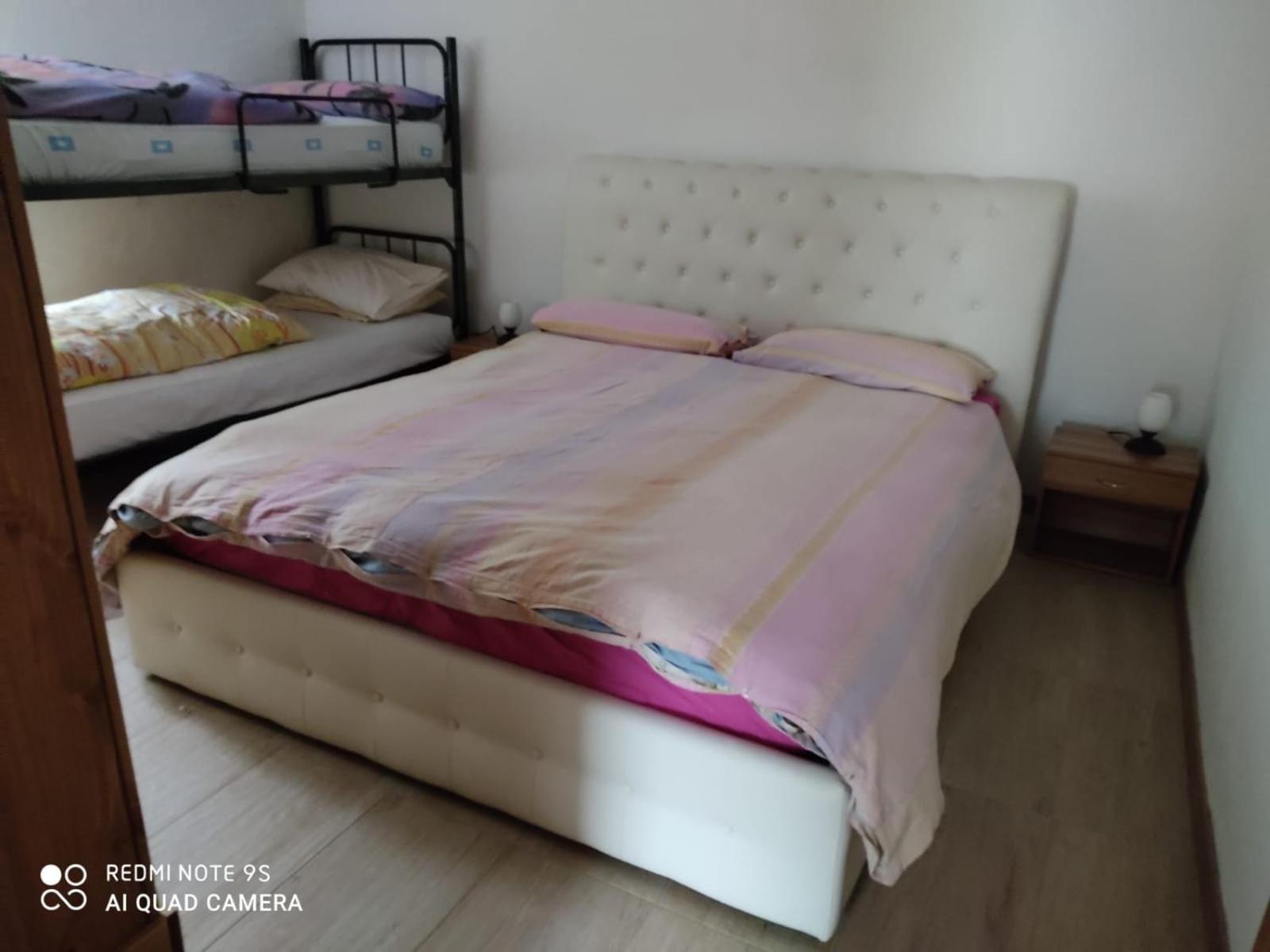 Mountain Apartment Алеге Стая снимка